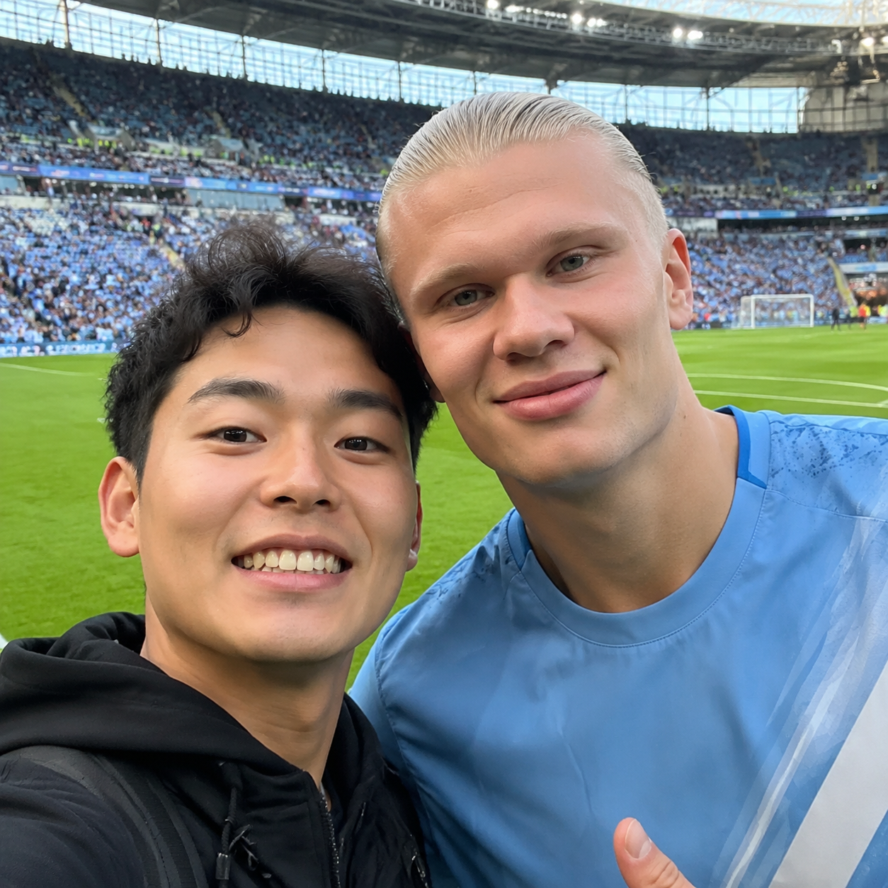 Erling Haaland selfie option
